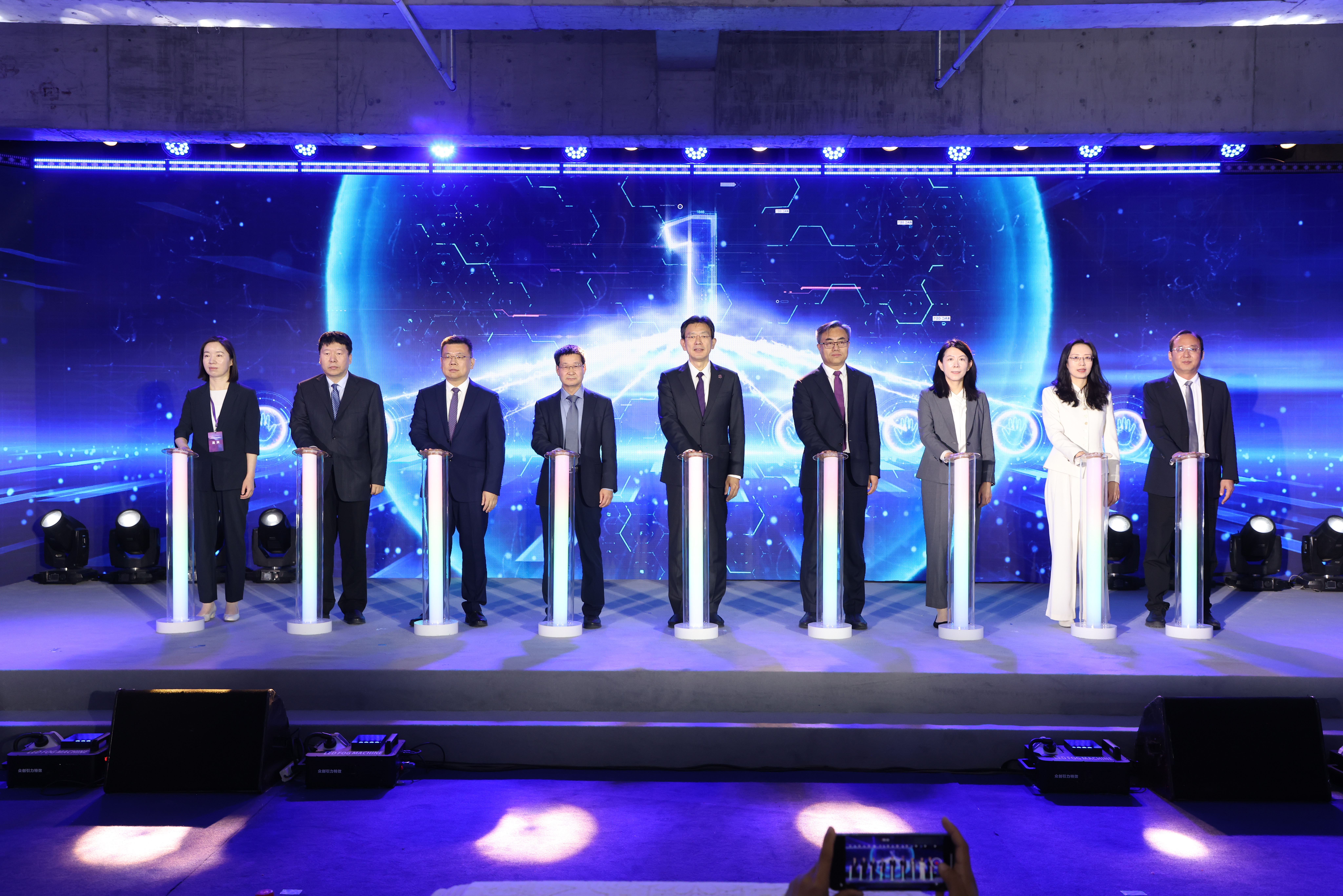 20260427-清华大学具身智能与机器人研究院、EID 具身智能创新中心入驻聚智园暨发展论坛举办-自动化系-聚智园开园启动仪式.JPG